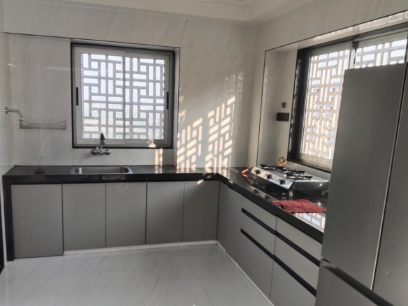 swapnabhoomi-premium-3-bhk-rent-vesu.jp