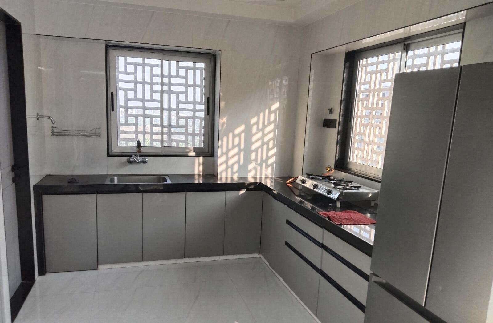 ycrxgh swapnabhoomi-premium-3-bhk-rent-vesu.jp